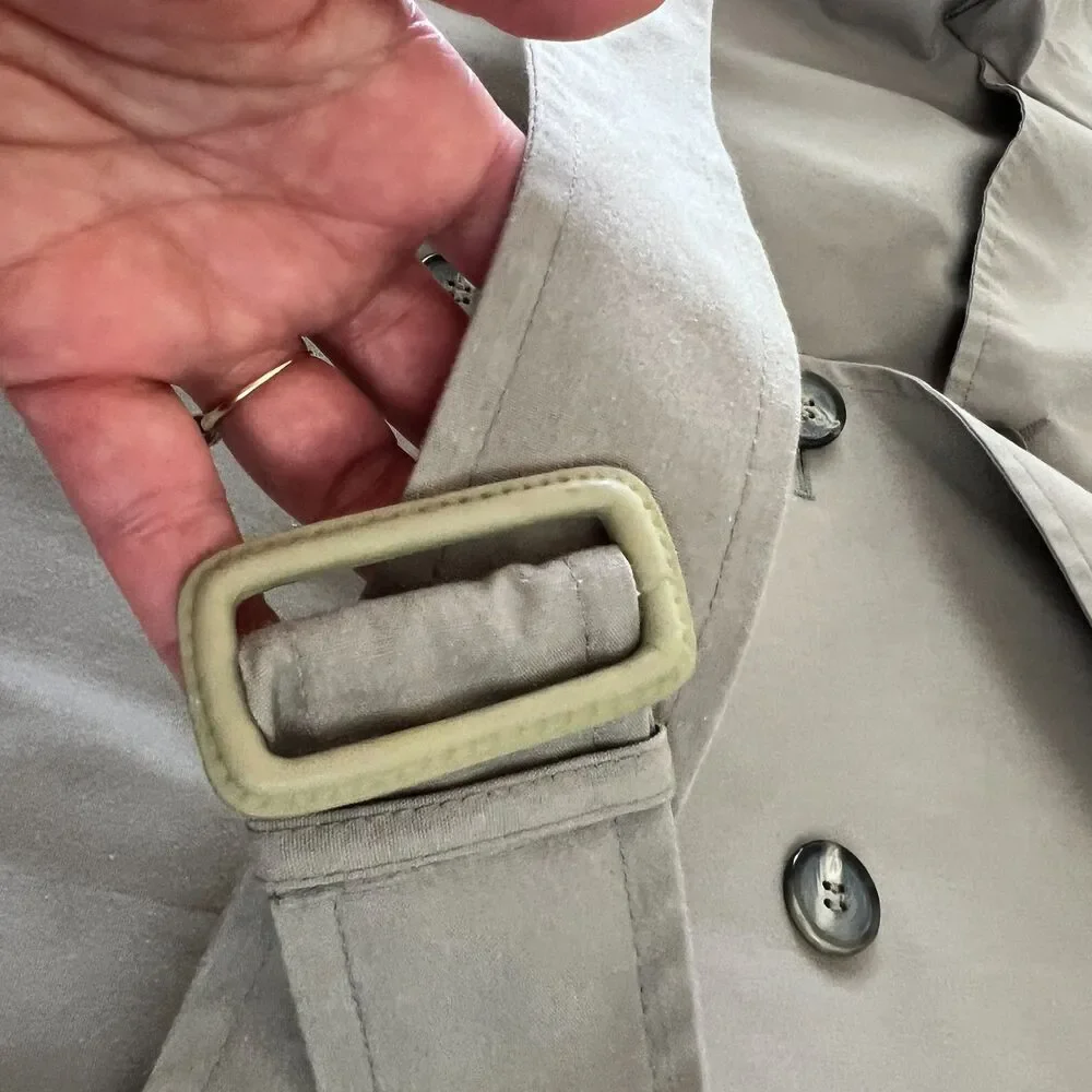Vintage 60s London Fog Men's Size 42 Short Light Grey Khaki Classic Trench Coat